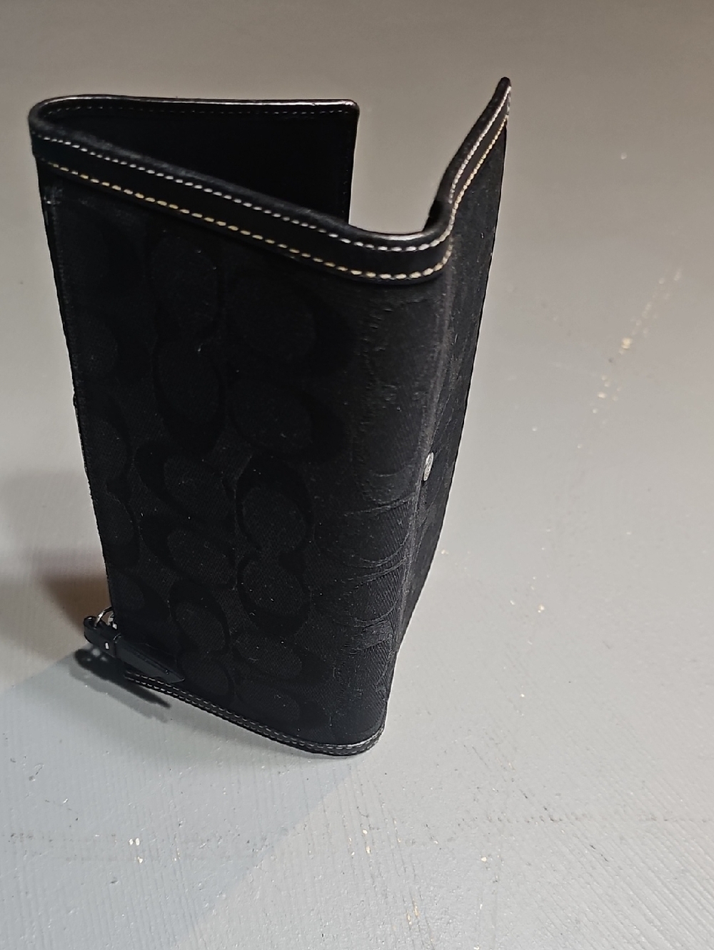 Coach VTG Blk. Signature Jacquard Canvas & Leather Trifold Wallet With Checkbook - Picture 3 of 12